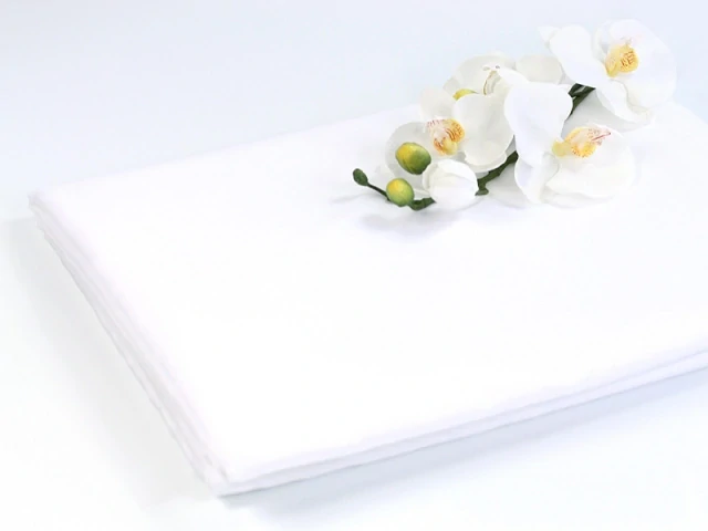 Materiál na výzdobu sály biely 150cm