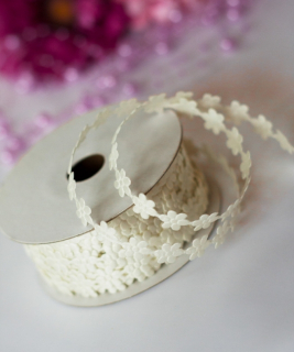 Saténová kvetinková girlanda ivory